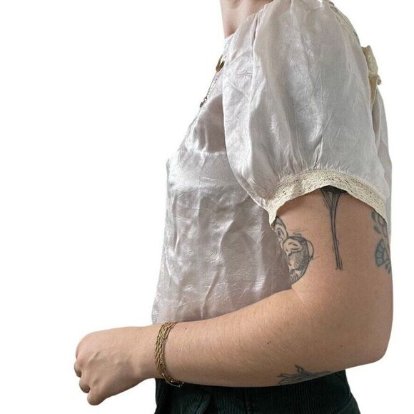 Vintage 60s Womens Pale Pink Silk Lace Open Back Crop Top Valentines Day Blouse - Picture 2 of 6